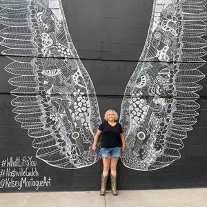 Meet your Posher, Kelly